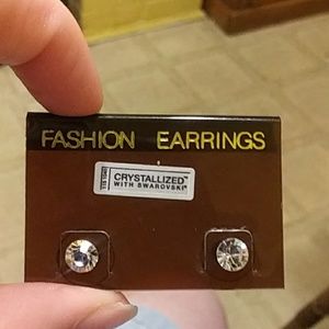 Fashion stud earrings NWOT